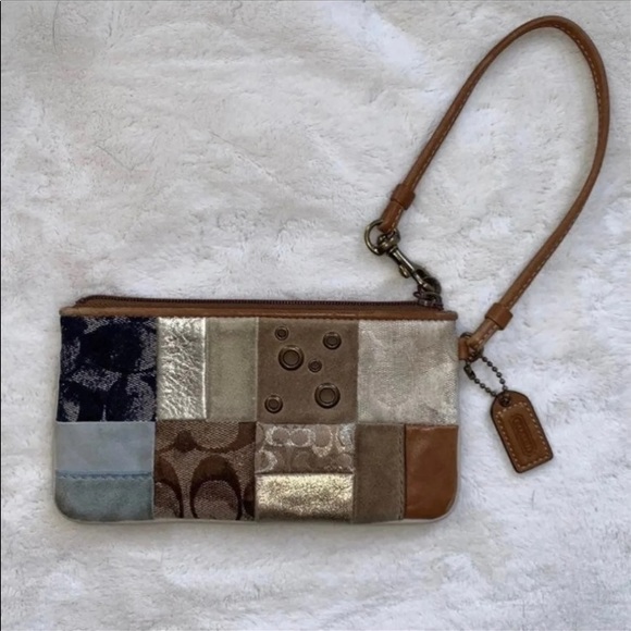 COACH WRISTLET ❤️ - Picture 2 of 7